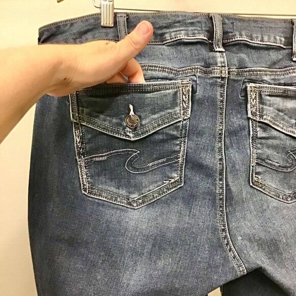 Silver Jeans 20 Elyse Slim Boot Cut Women’s Jeans Faux Flap Pockets Mid Rise - Picture 3 of 12